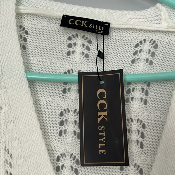 CCK STYLE WHITE SWEATER XL - Picture 3 of 3